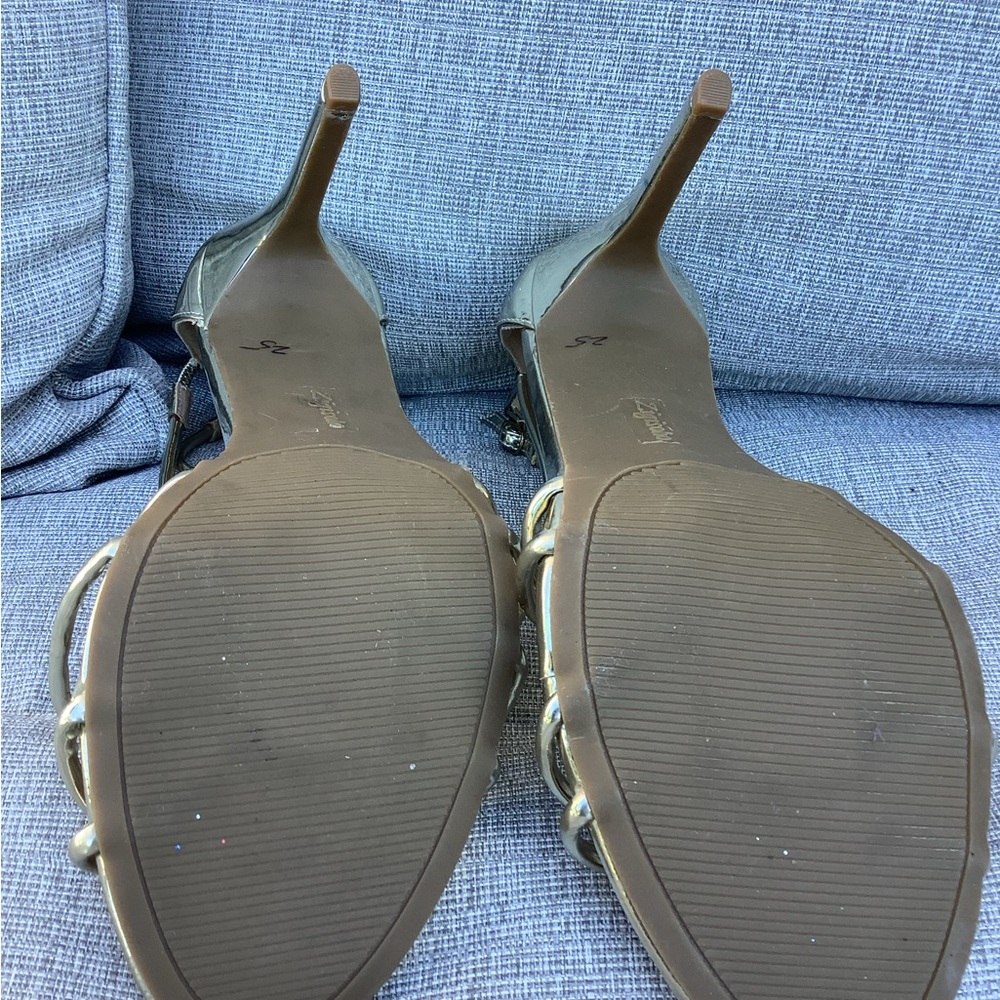 Zigi Soho Metallic Gold Strappy Heels - Picture 3 of 4